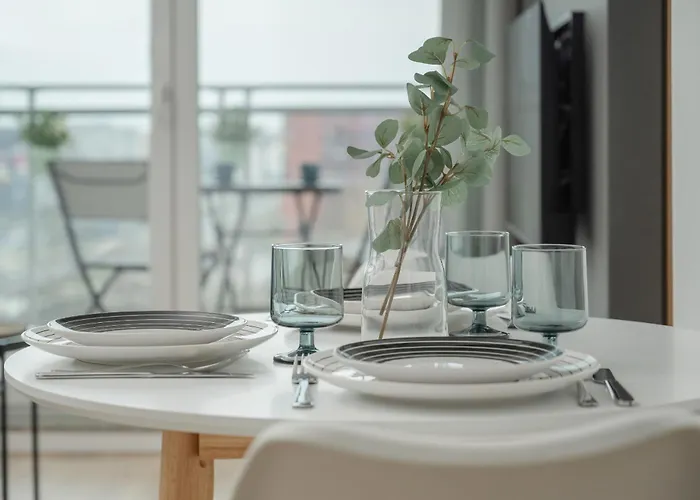 Modern & Cozy Przedmiejska In By Renters Apartamento Wrocław